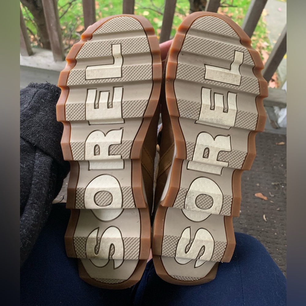 Sorel boots - Picture 6 of 6